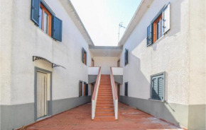 Cozy Apartment In San Leonardo Di Cutro With Wifi